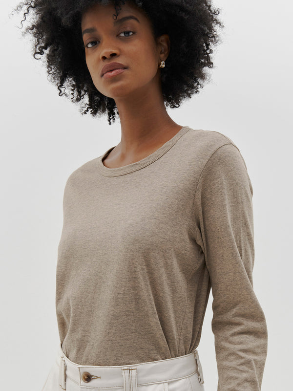 regular scoop hem long sleeve t.shirt